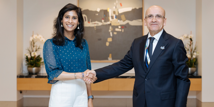 IMF Başkan Yardımcısı Gita Gopinath, Hazine ve Maliye Bakanı Mehmet Şimşek. | IMF