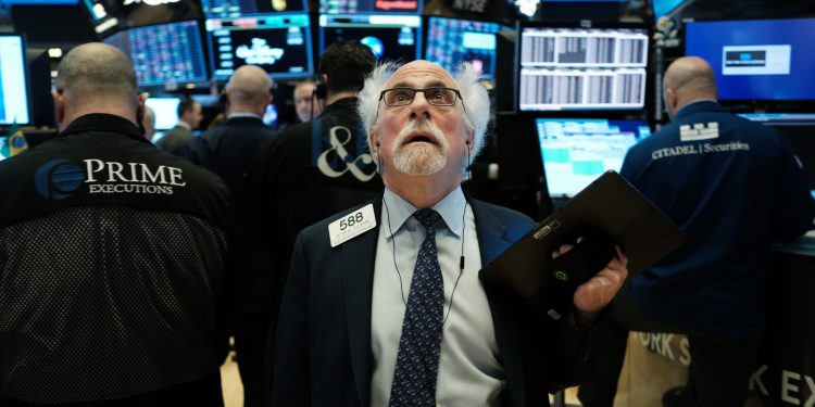 Peter Tuchman, saç stili sebebiyle Wall Street'in Einstein'ı olarak anılıyor ve ticaret katında en çok fotoğrafı çekilen kişi. Bu fotoğraf 2020'den. | Spencer Platt | Getty Images