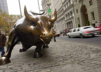 Dow Jones endeksi ilk kez 40.000 puanı aştı