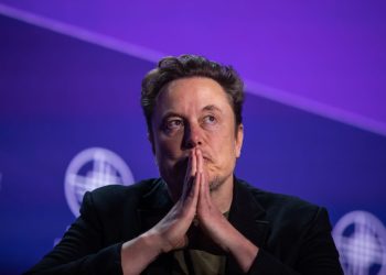 Elon Musk, 56 milyar dolarlık performans bonusu için bireysel yatırımcılardan oy bekliyor