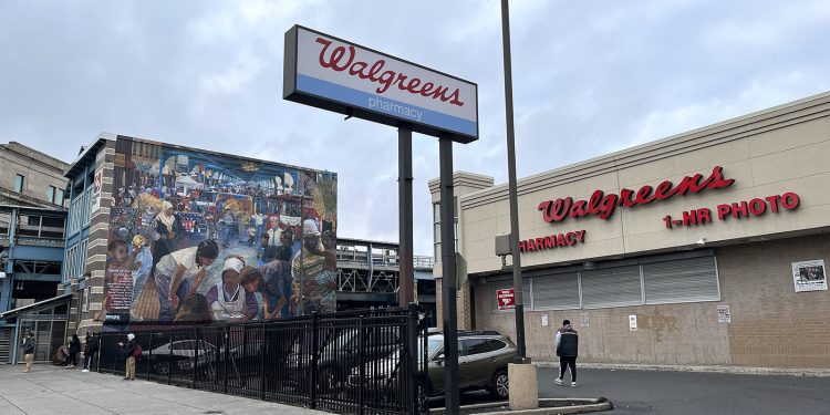 Walgreens hisseleri on yılların en düşük seviyelerinde