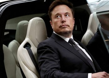 Tesla robotaksi lansmanını erteledi, %8 düştü