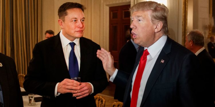 Elon Musk, Trump’ın galibiyeti için her ay 45 milyon dolar ayırabilir