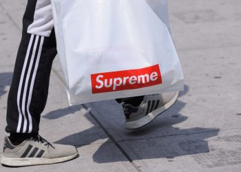 Ray-Ban’in sahibi EssilorLuxottica, Supreme’i satın alıyor