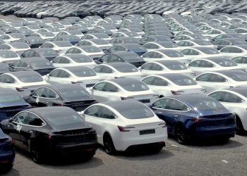 Tesla, 1,8 milyon otomobili geri çağıracak