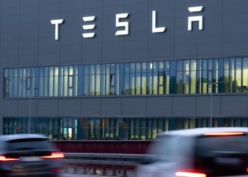 Tesla’da bir üst düzey yetkili daha istifa etti