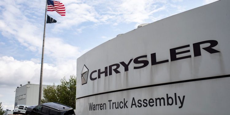 Stellantis 2.450 çalışanını işten çıkarıyor