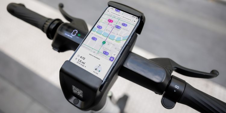 Lyft, bisiklet ve scooter’ları elden çıkarıyor