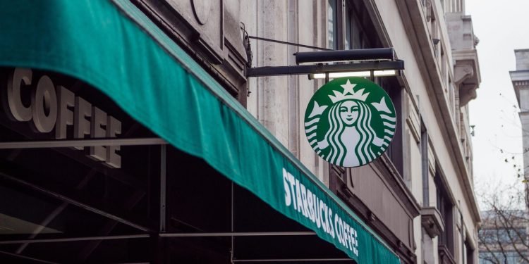 Starbucks, MENA’da süt alternatifi ürünlerden ek ücret almayacak